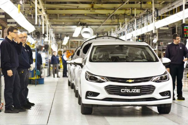 GM invertirá US$2.200 millones para abrir su primera planta de autos eléctricos