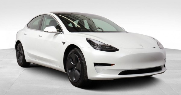 Atención hackers: Tesla pagará a quienes logren vulnerar su auto eléctrico Model 3