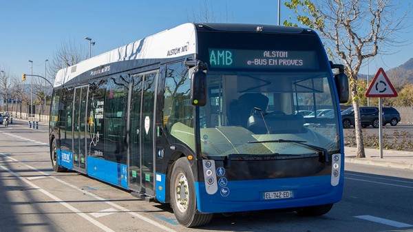 Presentan “Aptis”, nuevo bus eléctrico en España