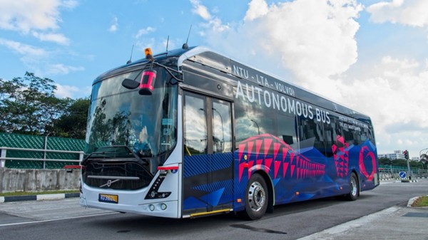 Volvo presenta primer autobús eléctrico autónomo de tamaño completo