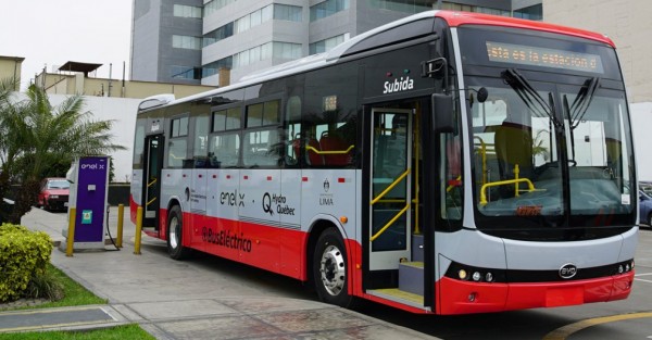 Lima, la revolución eléctrica toma el bus
