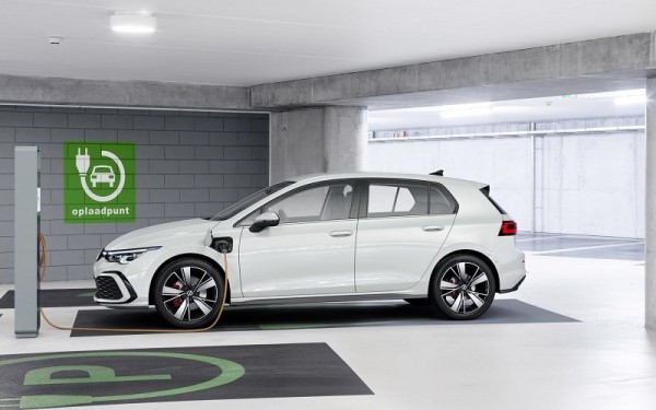 Volkswagen vendió más de 80 000 autos enchufables en 2019, casi la mitad de ellos e-Golf eléctricos