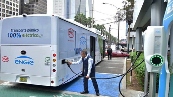 Aumento de buses eléctricos reduciría tarifas de transporte urbano peruano