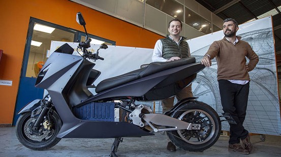 Ingenieros españoles diseñan maxiscooter eléctrico para competir con BMW