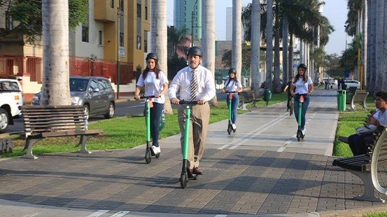 Ser mayor de edad y manejar a 25 km/h: San Isidro le pone el ojo a los scooter lovers